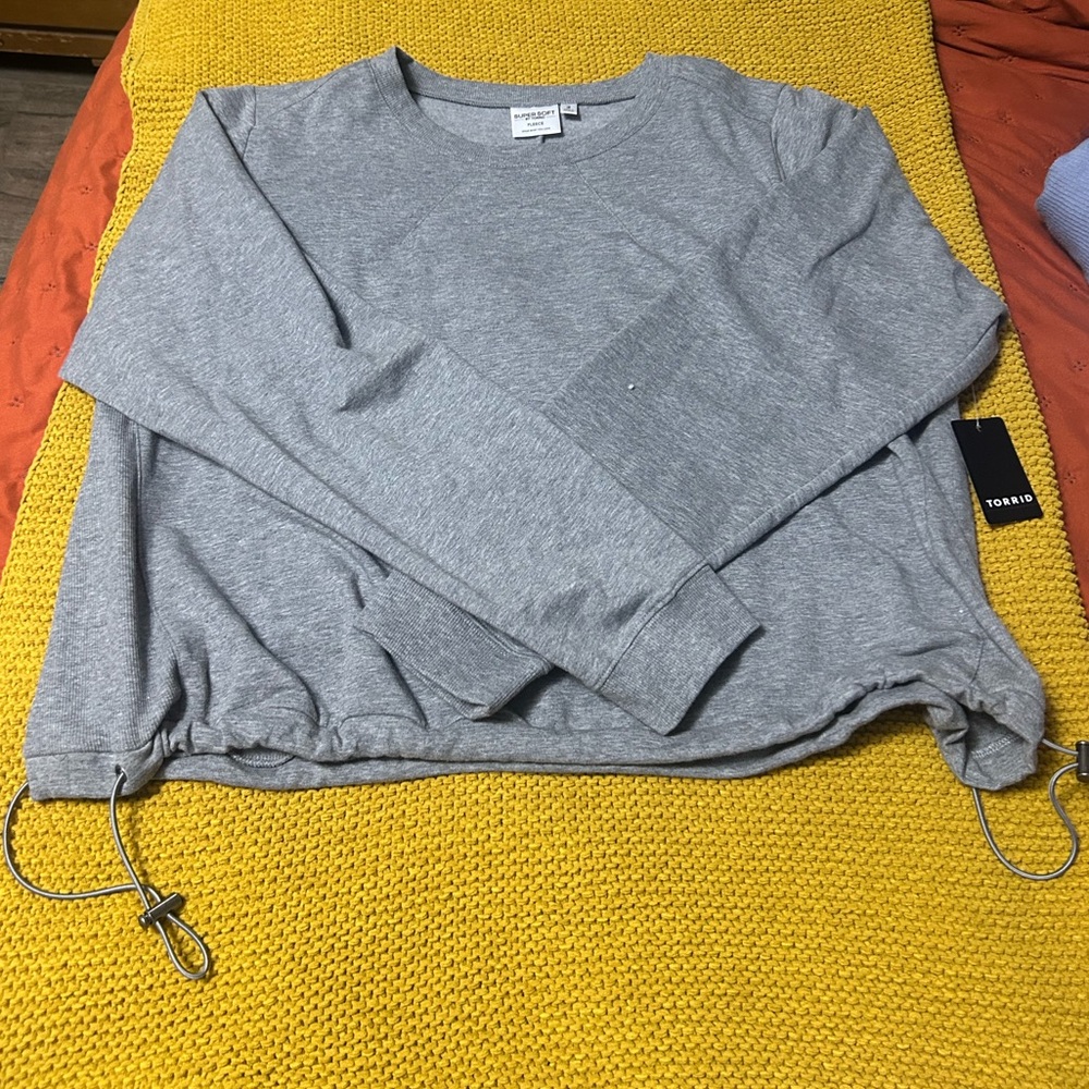 NWT Torrid super soft Gray cropped crewneck 2X